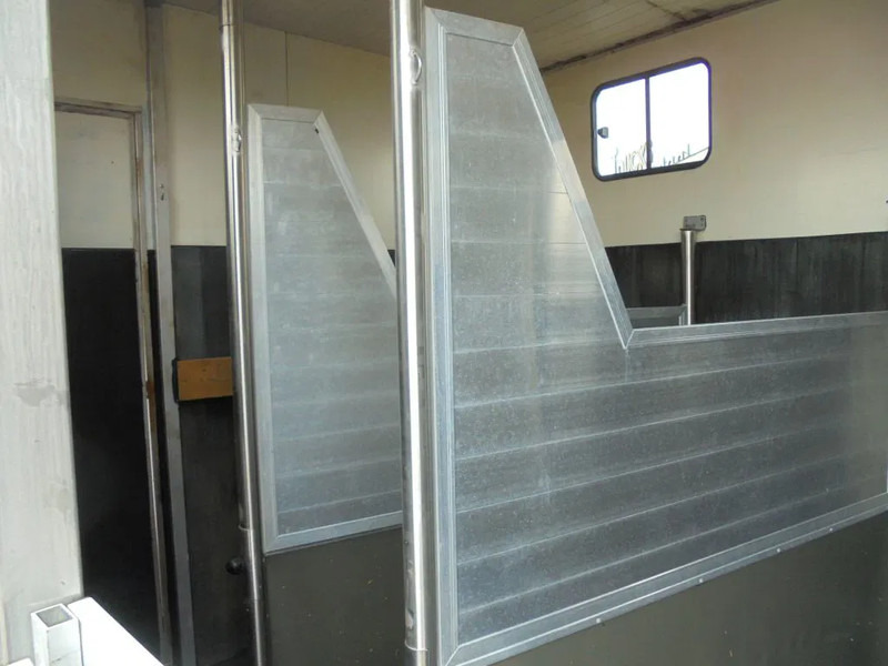 MAN 12 .225 + MANUAL - Camion chevaux: photos 5 MAN 12 .225 + MANUAL - Camion chevaux: photos 5