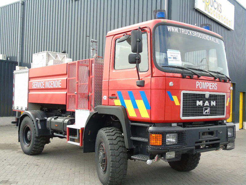 MAN F16 .240 + 4x4 + PUMPS COMPLETE + MANUAL + SPRING + 24.416KM - Camion de pompier: photos 2 MAN F16 .240 + 4x4 + PUMPS COMPLETE + MANUAL + SPRING + 24.416KM - Camion de pompier: photos 2