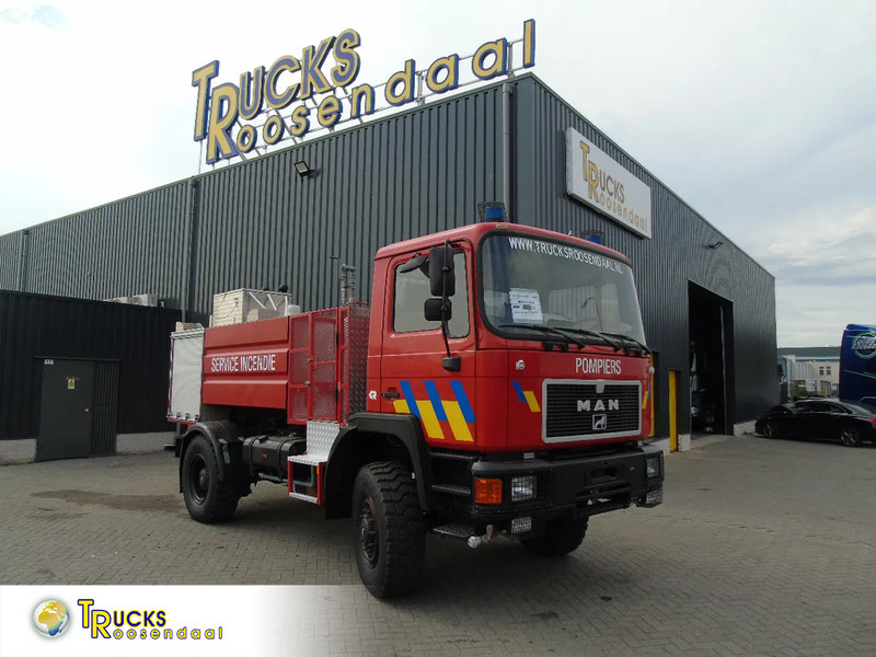 MAN F16 .240 + 4x4 + PUMPS COMPLETE + MANUAL + SPRING + 24.416KM - Camion de pompier: photos 1 MAN F16 .240 + 4x4 + PUMPS COMPLETE + MANUAL + SPRING + 24.416KM - Camion de pompier: photos 1