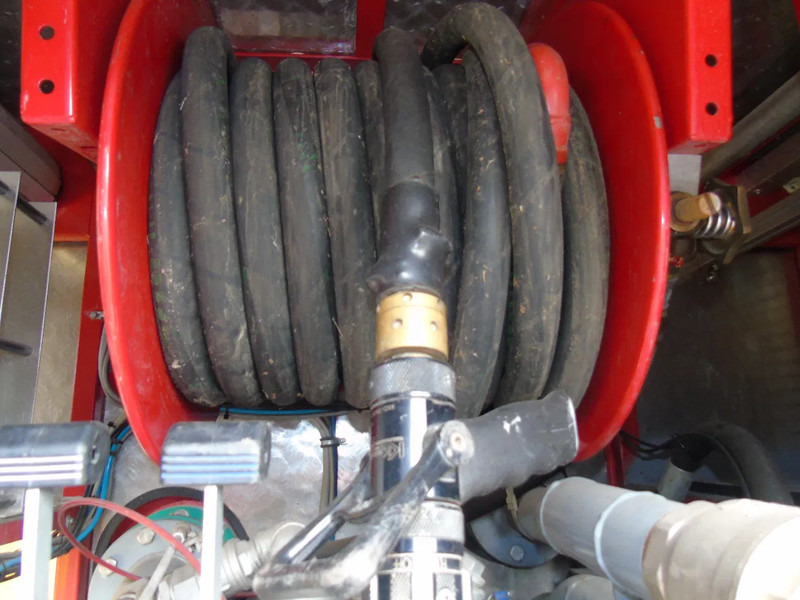 MAN F16 .240 + 4x4 + PUMPS COMPLETE + MANUAL + SPRING + 24.416KM - Camion de pompier: photos 5 MAN F16 .240 + 4x4 + PUMPS COMPLETE + MANUAL + SPRING + 24.416KM - Camion de pompier: photos 5
