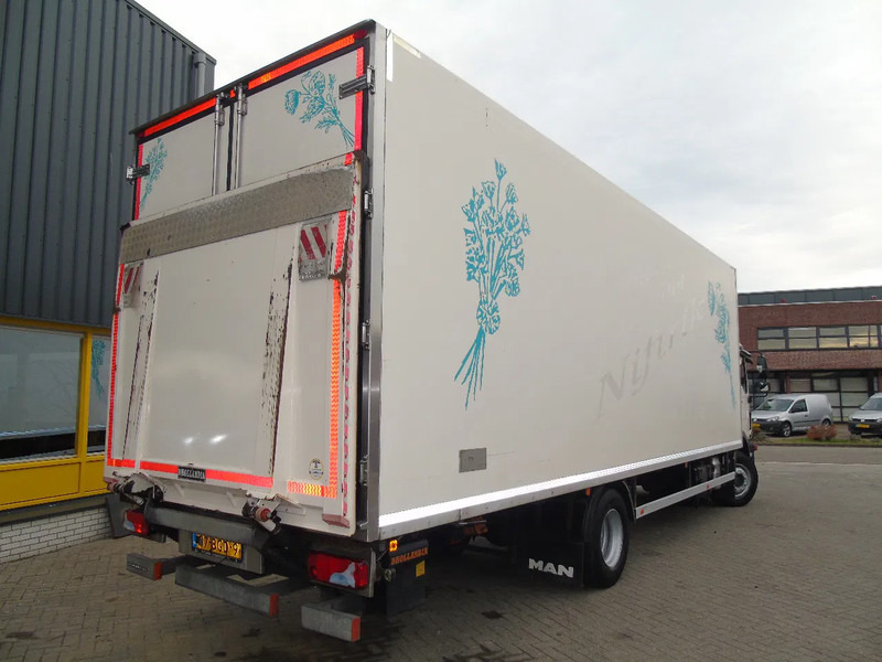 MAN TGM 12.250 + EURO 6 - Camion fourgon: photos 3 MAN TGM 12.250 + EURO 6 - Camion fourgon: photos 3