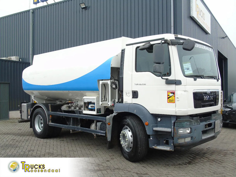 MAN TGM 18.290 + 14.000 liter + pump/meter complete + 4 compartments + euro 5 - Camion citerne: photos 1 MAN TGM 18.290 + 14.000 liter + pump/meter complete + 4 compartments + euro 5 - Camion citerne: photos 1