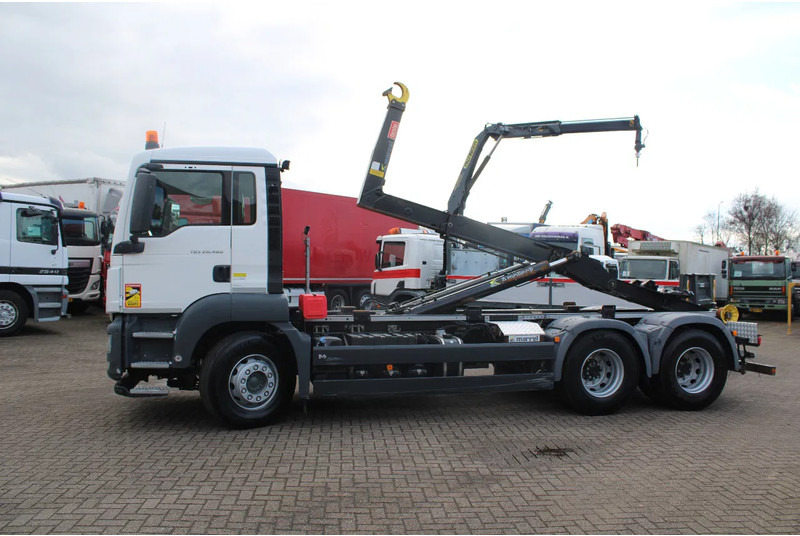 MAN TGS 26.460 + EURO 6 + HOOK + 26T - Camion ampliroll: photos 2 MAN TGS 26.460 + EURO 6 + HOOK + 26T - Camion ampliroll: photos 2