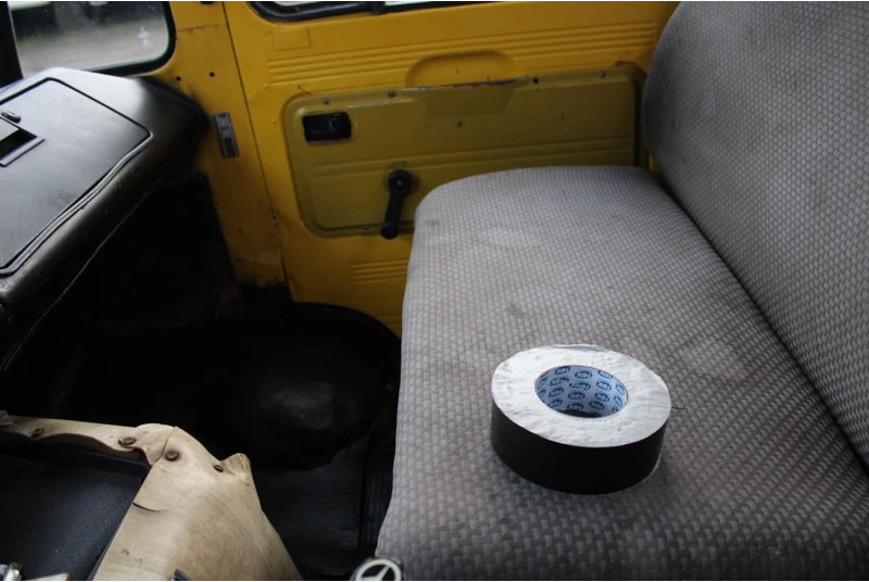 Camion porte-voitures Mercedes-Benz 508 MANUAL: photos 18