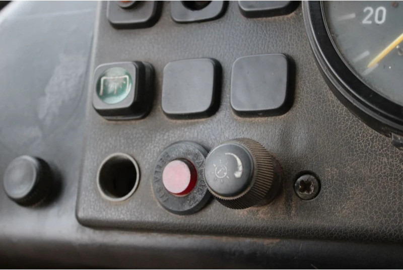 Camion porte-voitures Mercedes-Benz 508 MANUAL: photos 15