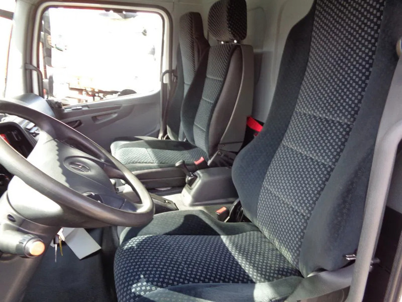 Mercedes-Benz Atego 816 + Euro 5 - Camion fourgon: photos 4 Mercedes-Benz Atego 816 + Euro 5 - Camion fourgon: photos 4