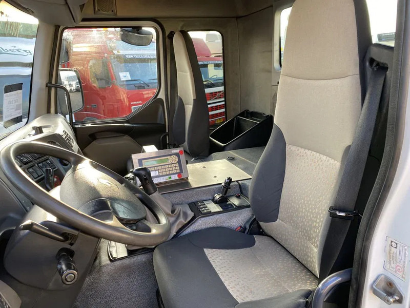 Renault Premium 410 DXI + Hook system + 6x4 - Camion ampliroll: photos 4 Renault Premium 410 DXI + Hook system + 6x4 - Camion ampliroll: photos 4