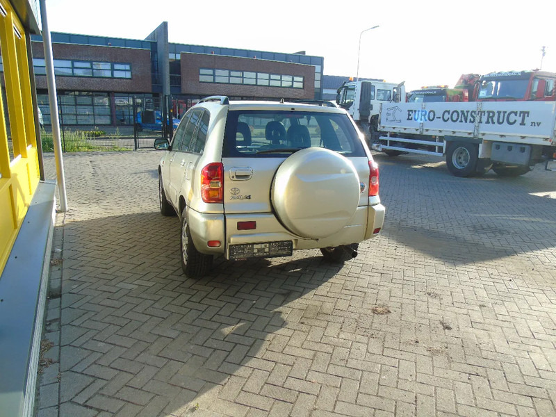 Toyota RAV4 + 4X4 + AUTOMAT + PETROL - SUV: photos 5 Toyota RAV4 + 4X4 + AUTOMAT + PETROL - SUV: photos 5