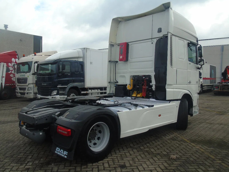 DAF XF 460 + EURO 6 + SSC - Tracteur routier: photos 5 DAF XF 460 + EURO 6 + SSC - Tracteur routier: photos 5