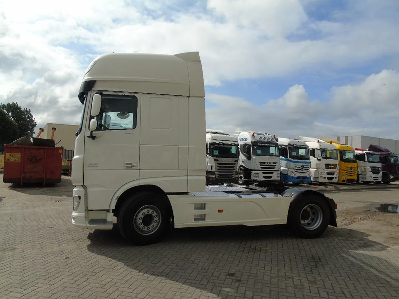DAF XF 460 + ssc +euro 6 +4x in stock - Tracteur routier: photos 4 DAF XF 460 + ssc +euro 6 +4x in stock - Tracteur routier: photos 4