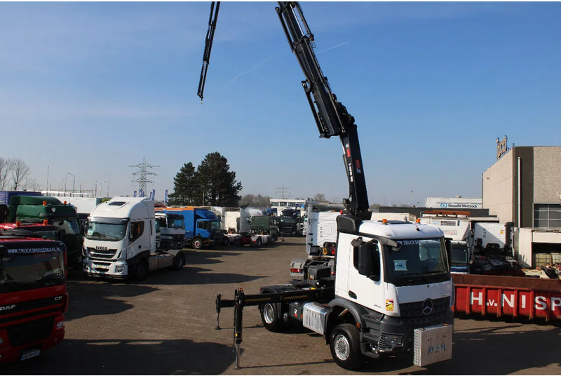 Mercedes-Benz Arocs 2051 + 4X4 + HIAB 302 E6 / JIB 70 X 4 + 10 EXTENTSIONS / NEW!! - Tracteur routier: photos 3 Mercedes-Benz Arocs 2051 + 4X4 + HIAB 302 E6 / JIB 70 X 4 + 10 EXTENTSIONS / NEW!! - Tracteur routier: photos 3