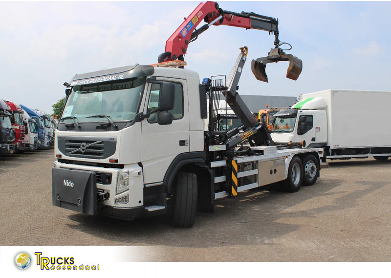 Volvo FM 330 + HMF 1035 + HOOKSYTEM HYVA + EURO 5 + 6X2 - Camion grue: photos 1 Volvo FM 330 + HMF 1035 + HOOKSYTEM HYVA + EURO 5 + 6X2 - Camion grue: photos 1