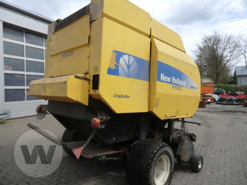 New Holland BR 7070 CC - Presse à balles rondes: photos 2 New Holland BR 7070 CC - Presse à balles rondes: photos 2