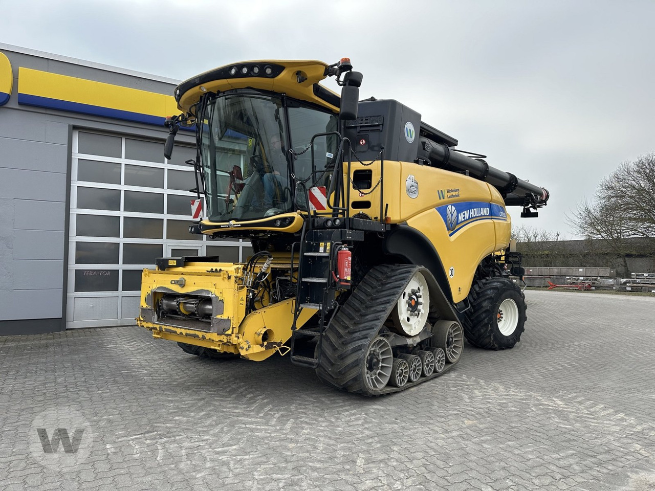 New Holland CR 10.90 - Moissonneuse-batteuse: photos 3 New Holland CR 10.90 - Moissonneuse-batteuse: photos 3
