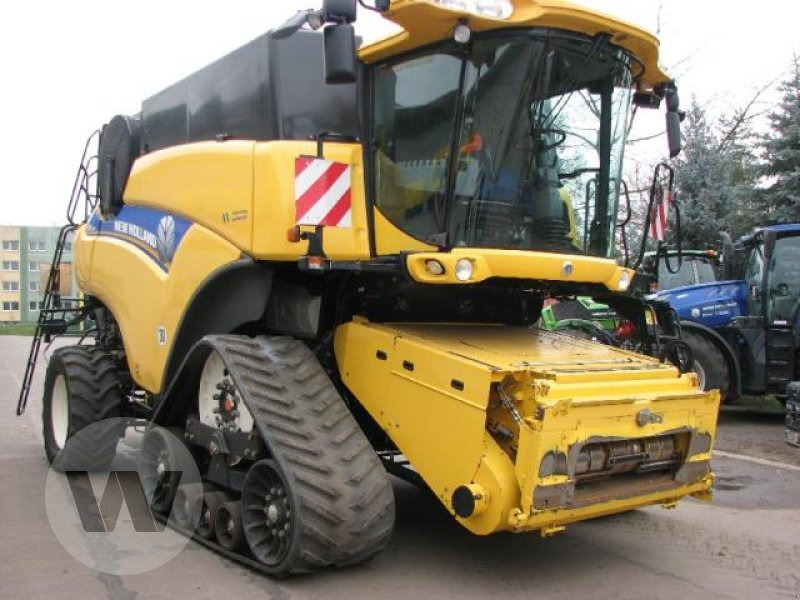 New Holland CR 9090 SCR - Moissonneuse-batteuse: photos 2 New Holland CR 9090 SCR - Moissonneuse-batteuse: photos 2