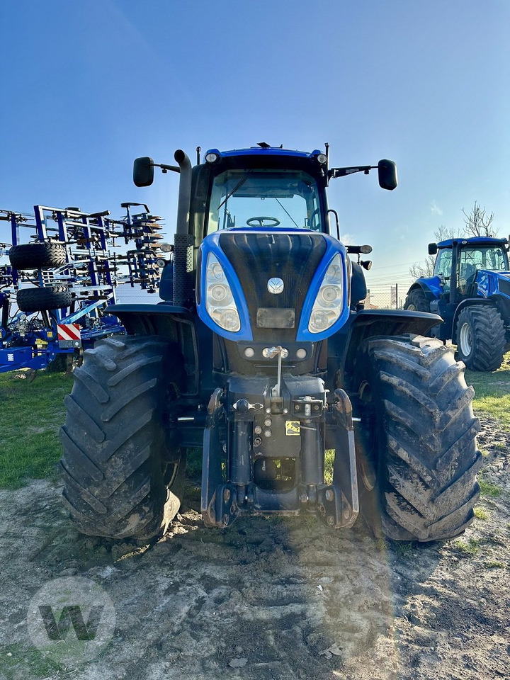 New Holland T 8.360 - Tracteur agricole: photos 3 New Holland T 8.360 - Tracteur agricole: photos 3