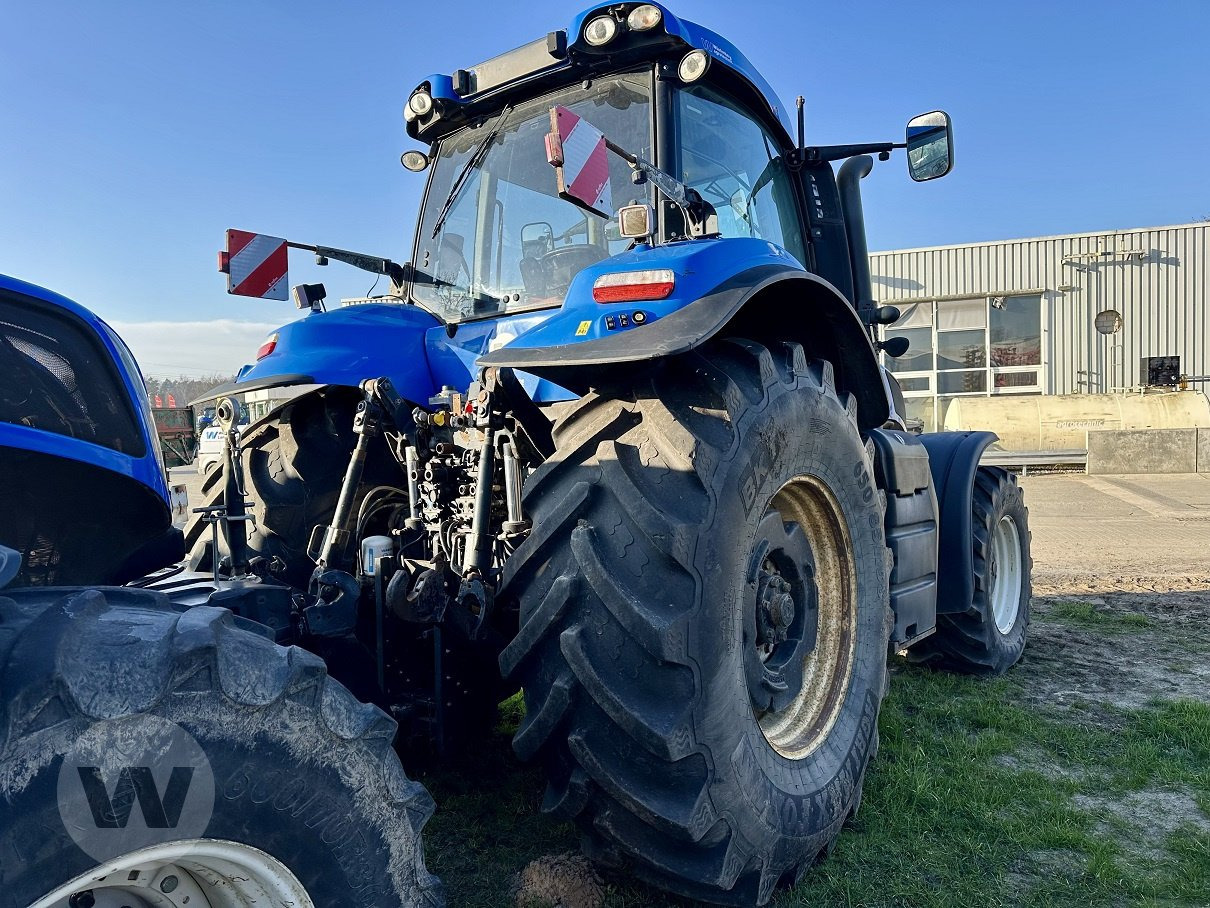 New Holland T 8.360 - Tracteur agricole: photos 2 New Holland T 8.360 - Tracteur agricole: photos 2
