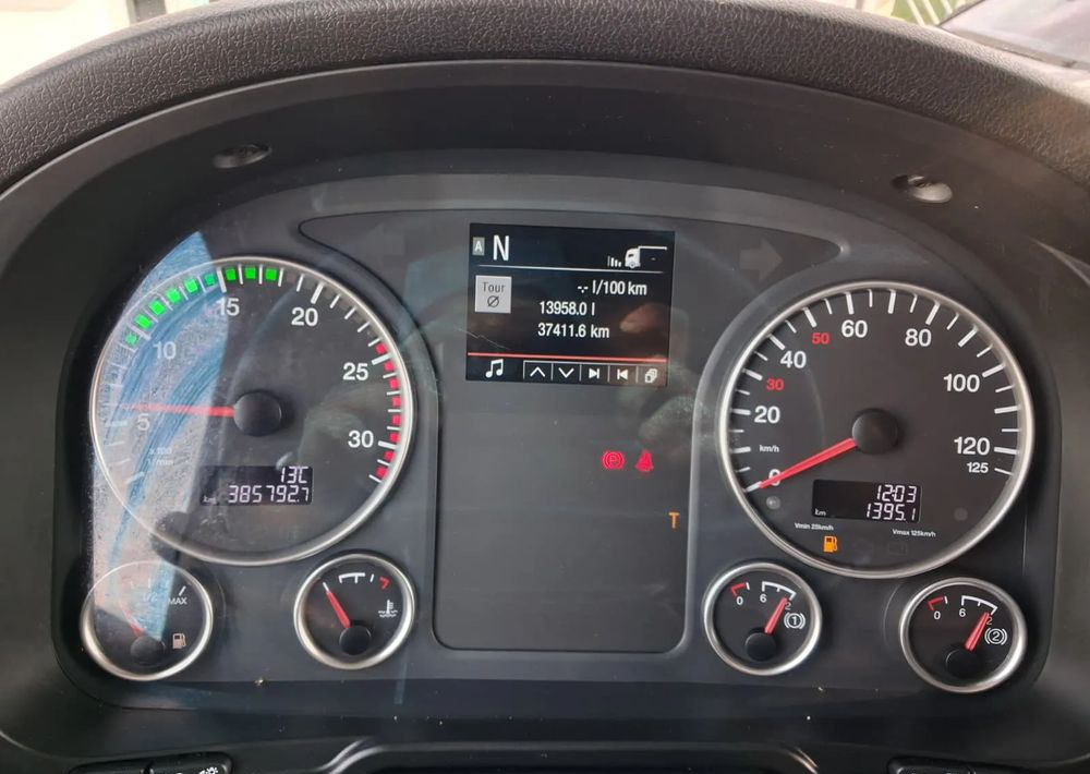 MAN TGX 18.470 Hydraulika dwuobwodowa + wywrot - Tracteur routier: photos 3 MAN TGX 18.470 Hydraulika dwuobwodowa + wywrot - Tracteur routier: photos 3