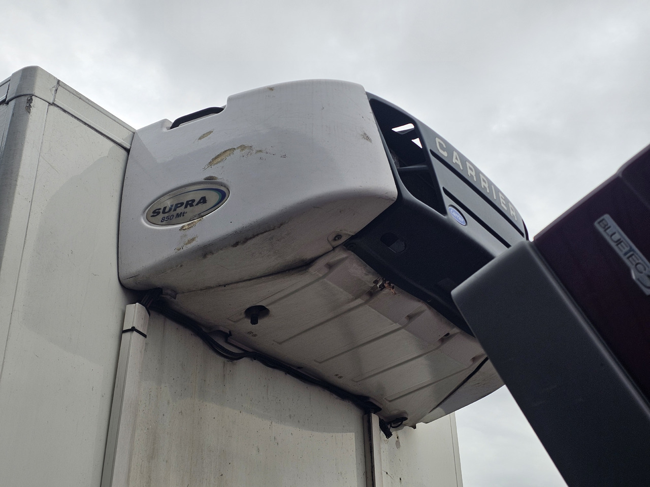 LAMBERET FRIGO BODY / CARRIER SUPRA 850MT / TAIL LIFT ZEPRO Z155 MA + REMOTE - Carrosserie frigorifique: photos 4 LAMBERET FRIGO BODY / CARRIER SUPRA 850MT / TAIL LIFT ZEPRO Z155 MA + REMOTE - Carrosserie frigorifique: photos 4