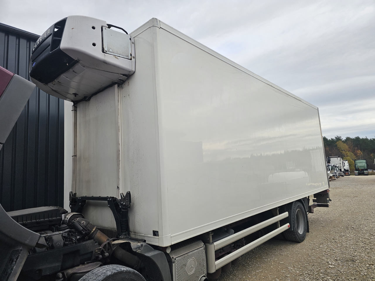 LAMBERET FRIGO BODY / CARRIER SUPRA 850MT / TAIL LIFT ZEPRO Z155 MA + REMOTE - Carrosserie frigorifique: photos 2 LAMBERET FRIGO BODY / CARRIER SUPRA 850MT / TAIL LIFT ZEPRO Z155 MA + REMOTE - Carrosserie frigorifique: photos 2