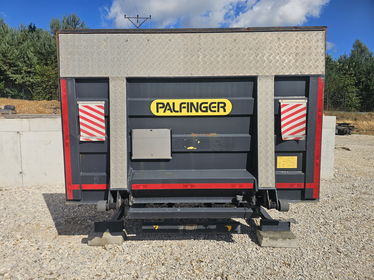 PALFINGER MBB C 2000 L / 2020 / 2000KG - Hayon élévateur: photos 1 PALFINGER MBB C 2000 L / 2020 / 2000KG - Hayon élévateur: photos 1