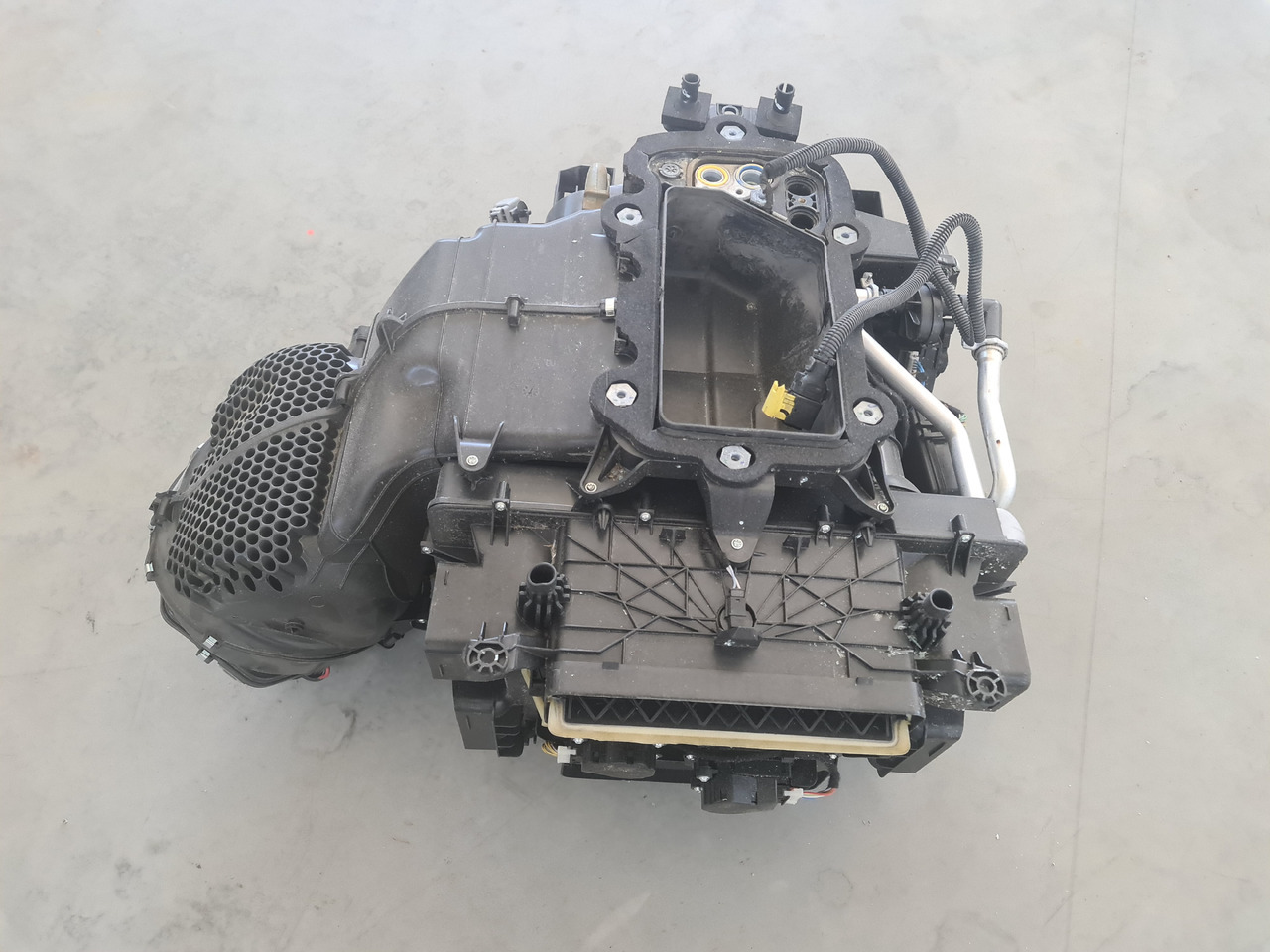 RENAULT RANGE T / COMPLETE CABINE HEATER / 7484593228 - Chauffage/ Ventilation: photos 3 RENAULT RANGE T / COMPLETE CABINE HEATER / 7484593228 - Chauffage/ Ventilation: photos 3