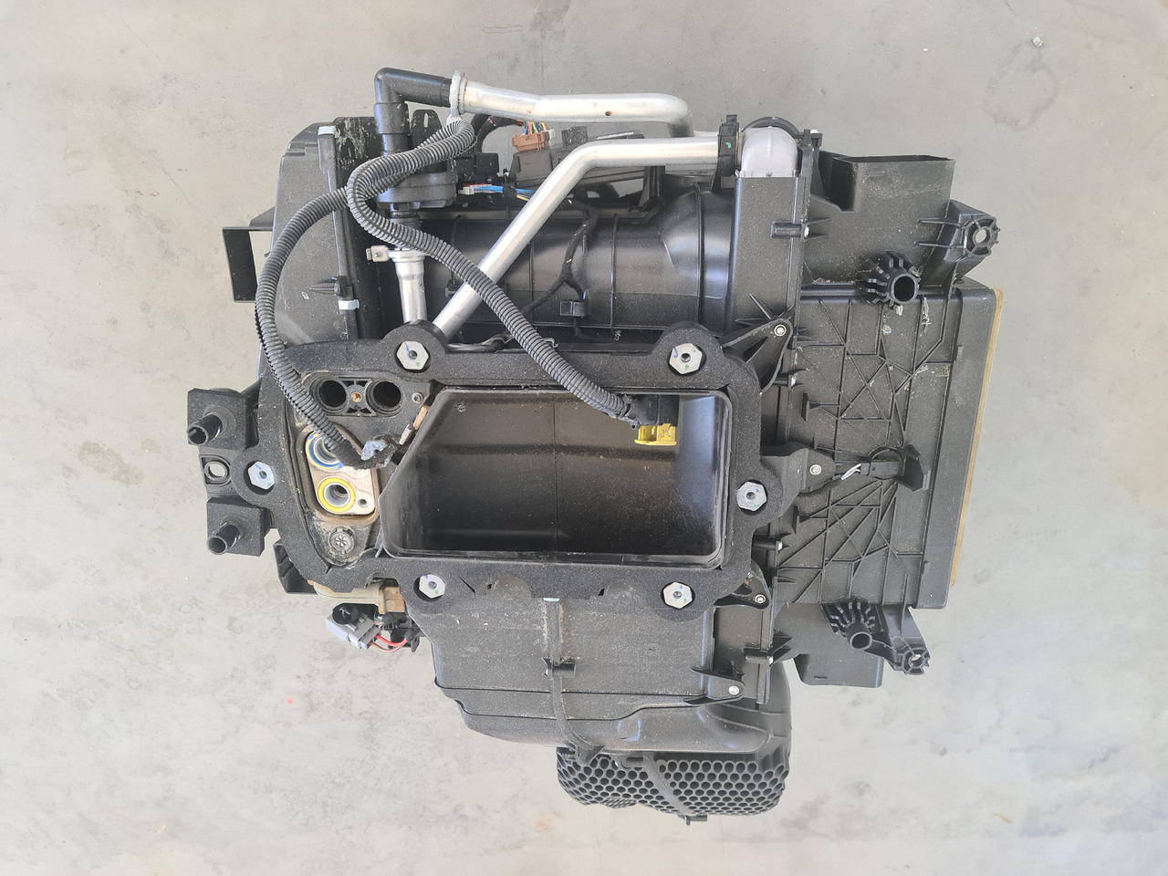 RENAULT RANGE T / COMPLETE CABINE HEATER / 7484593228 - Chauffage/ Ventilation: photos 4 RENAULT RANGE T / COMPLETE CABINE HEATER / 7484593228 - Chauffage/ Ventilation: photos 4