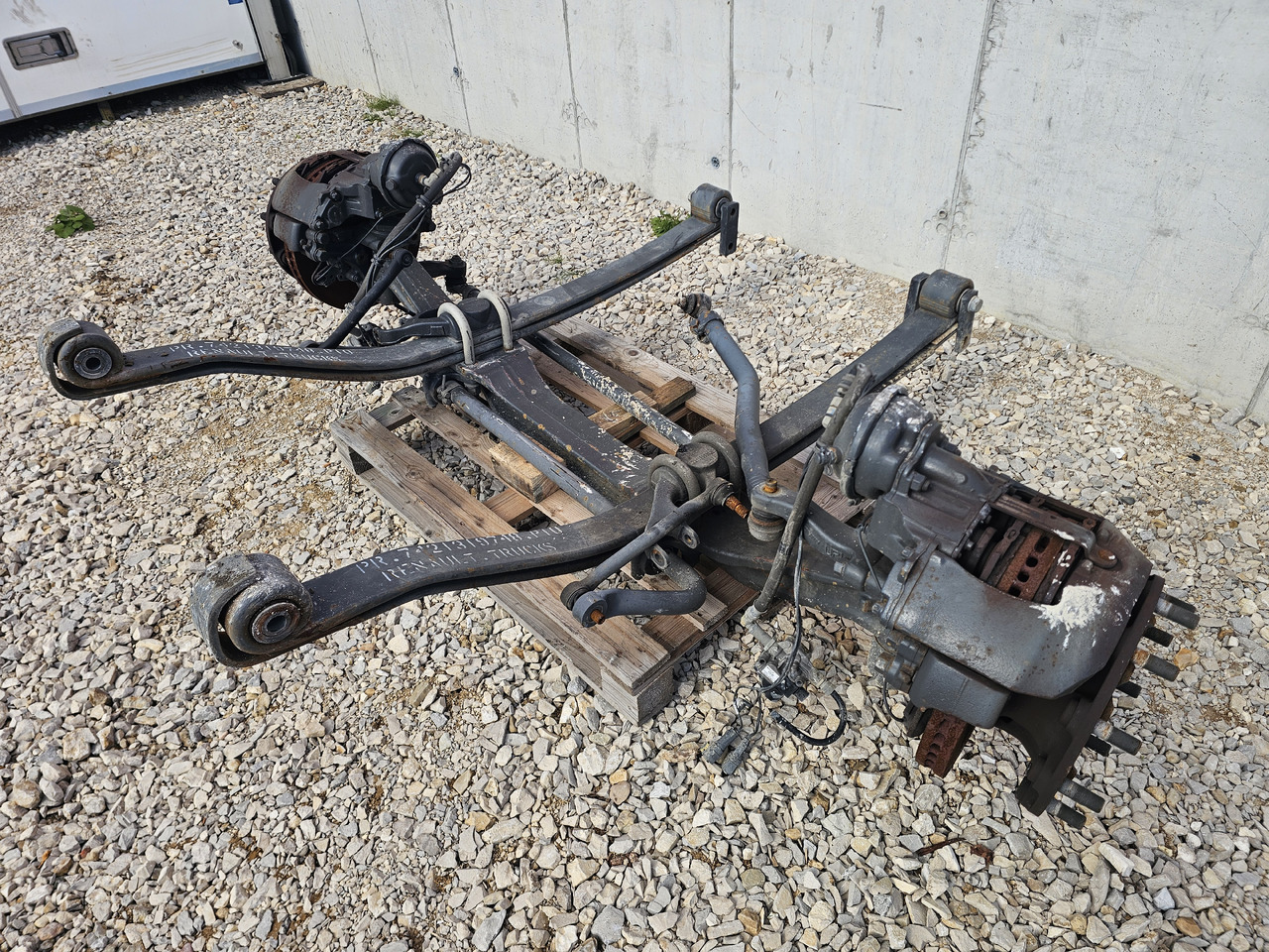 RENAULT RANGE T EURO 6 / COMPLETE FRONT AXLE - Essieu avant: photos 4 RENAULT RANGE T EURO 6 / COMPLETE FRONT AXLE - Essieu avant: photos 4