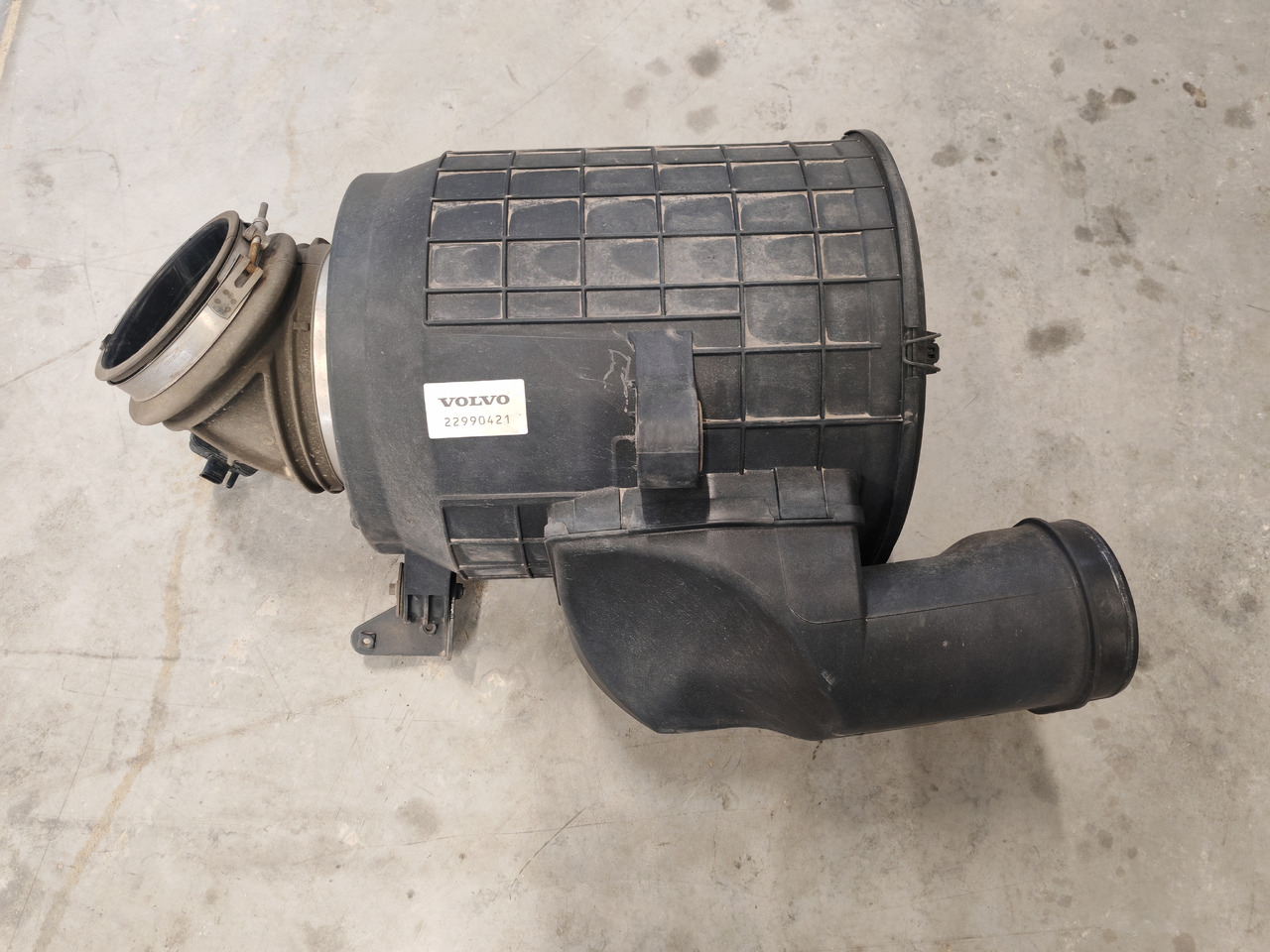 VOLVO FH5 FM5 EURO 6 / COMPLETE AIR FILTER / 22990421 - Filtre à air: photos 2 VOLVO FH5 FM5 EURO 6 / COMPLETE AIR FILTER / 22990421 - Filtre à air: photos 2