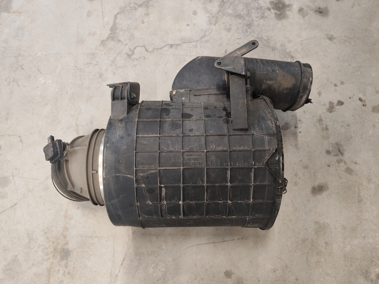 VOLVO FH5 FM5 EURO 6 / COMPLETE AIR FILTER / 22990421 - Filtre à air: photos 3 VOLVO FH5 FM5 EURO 6 / COMPLETE AIR FILTER / 22990421 - Filtre à air: photos 3