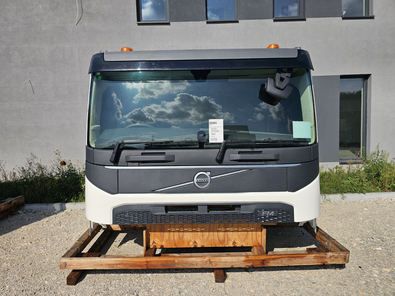 VOLVO FM5 FMX LOW DAY CAB / FULLY COMPLETE / BRAND NEW - Cabine: photos 3 VOLVO FM5 FMX LOW DAY CAB / FULLY COMPLETE / BRAND NEW - Cabine: photos 3