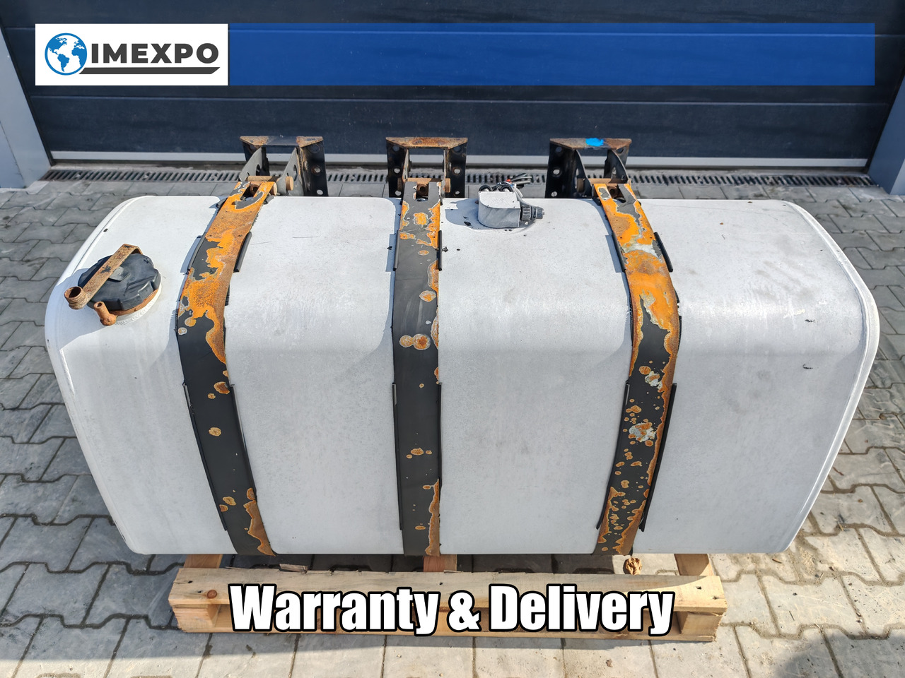 VOLVO RENAULT / ALU FUEL TANK 143x69x71 / 570L / 20503509 - Réservoir de carburant: photos 1 VOLVO RENAULT / ALU FUEL TANK 143x69x71 / 570L / 20503509 - Réservoir de carburant: photos 1