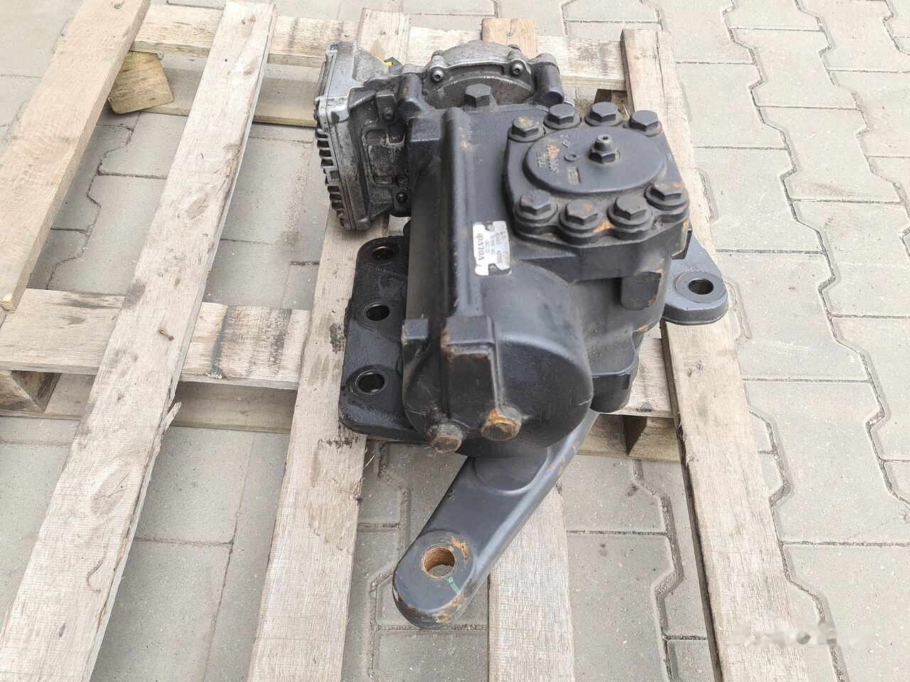 Volvo FH4 ELEKTRYCZNE WSPOMAGANIE ELECTRIC COLUMN Volvo FH4 - Colonne de direction pour Camion: photos 3 Volvo FH4 ELEKTRYCZNE WSPOMAGANIE ELECTRIC COLUMN Volvo FH4 - Colonne de direction pour Camion: photos 3