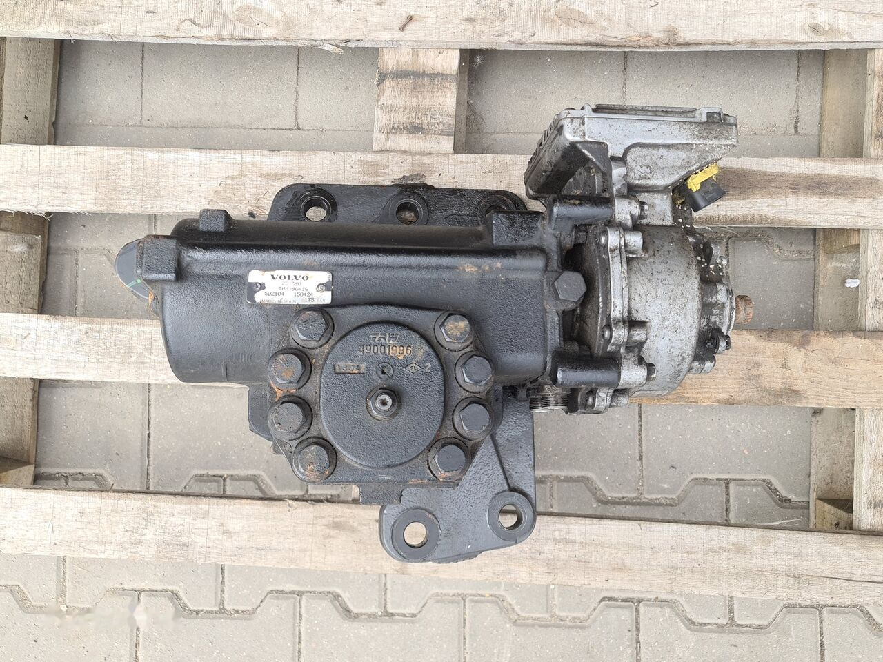 Volvo FH4 ELEKTRYCZNE WSPOMAGANIE ELECTRIC COLUMN Volvo FH4 - Colonne de direction pour Camion: photos 1 Volvo FH4 ELEKTRYCZNE WSPOMAGANIE ELECTRIC COLUMN Volvo FH4 - Colonne de direction pour Camion: photos 1