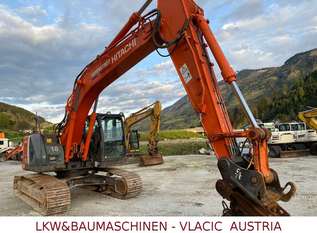 Hitachi ZX 225 USLC-3 - Pelle sur chenille: photos 1 Hitachi ZX 225 USLC-3 - Pelle sur chenille: photos 1