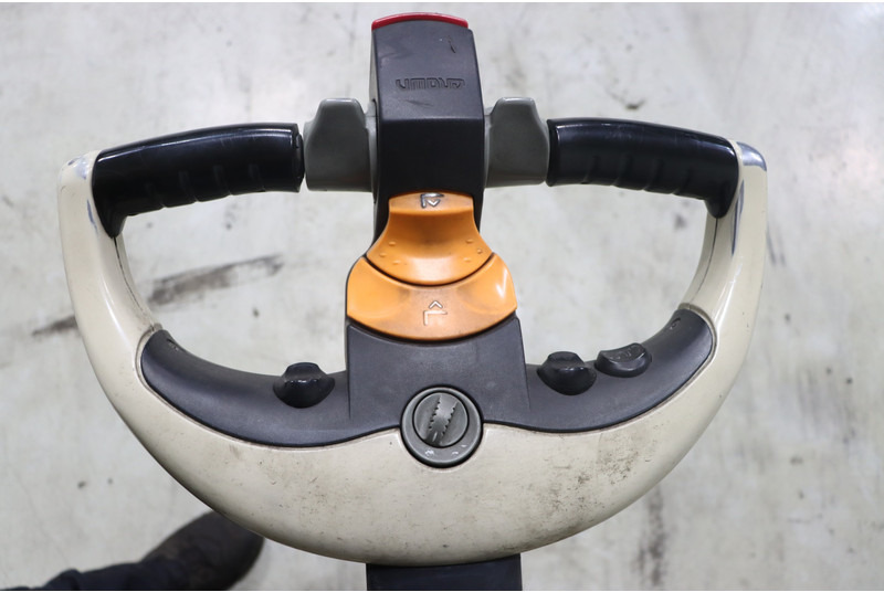 Crown SHR5520-1.13 - Gerbeur: photos 3 Crown SHR5520-1.13 - Gerbeur: photos 3