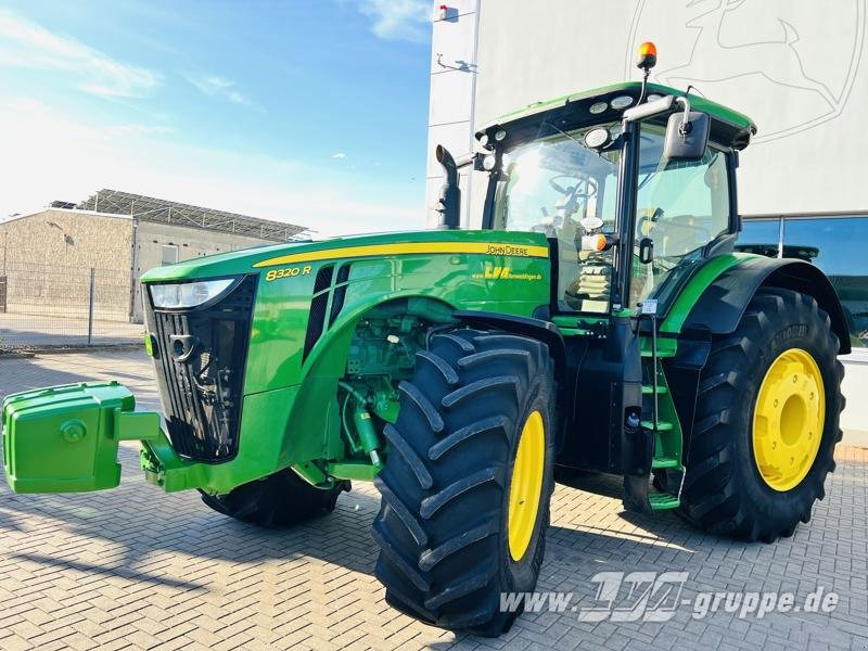 John Deere 8320R E23-PowerShift - Tracteur agricole: photos 4 John Deere 8320R E23-PowerShift - Tracteur agricole: photos 4