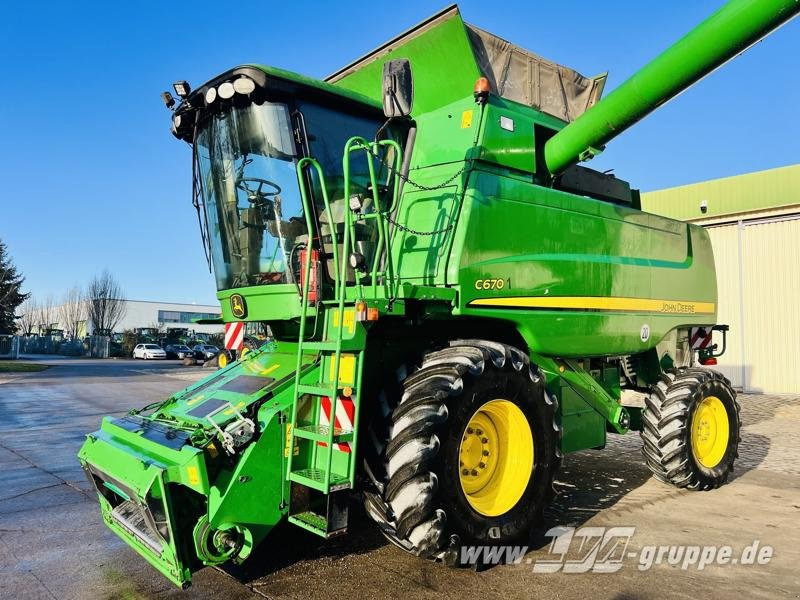 John Deere C670 - Moissonneuse-batteuse: photos 2 John Deere C670 - Moissonneuse-batteuse: photos 2