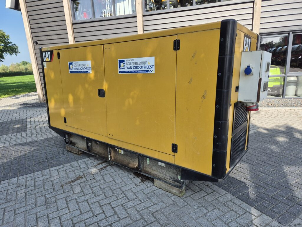 CATERPILLAR DE150EO generator set - Groupe électrogène: photos 4 CATERPILLAR DE150EO generator set - Groupe électrogène: photos 4