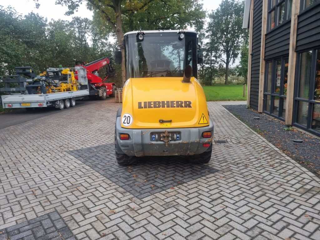 LIEBHERR L506C - Chargeuse sur pneus: photos 5 LIEBHERR L506C - Chargeuse sur pneus: photos 5