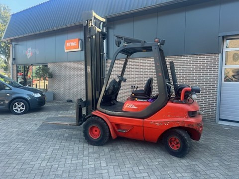 LINDE H30 - Chariot élévateur à gaz: photos 1 LINDE H30 - Chariot élévateur à gaz: photos 1