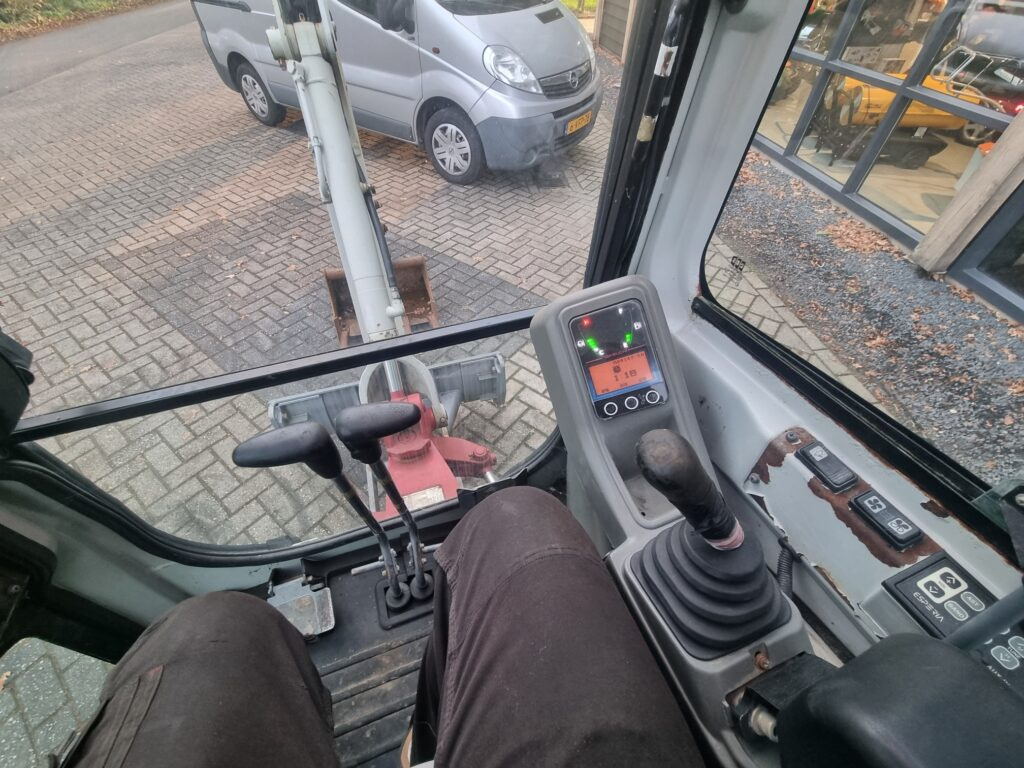 Mini pelle TAKEUCHI TB216 minidigger: photos 6