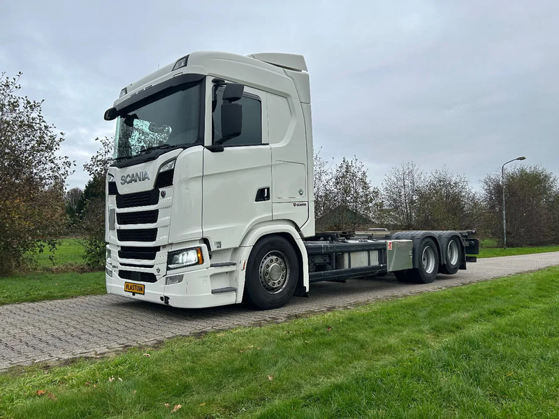 Scania 590S V8 NGS | 6x2 NB | FULL AIR | 10 WHEEL BOUGY - Camion porte-conteneur/ Caisse mobile: photos 1 Scania 590S V8 NGS | 6x2 NB | FULL AIR | 10 WHEEL BOUGY - Camion porte-conteneur/ Caisse mobile: photos 1