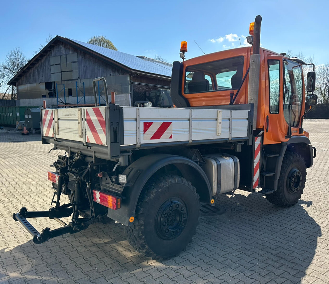 Unimog 400 - U400 405 02734 mit Heckkraftheber Mer - Camion benne: photos 5 Unimog 400 - U400 405 02734 mit Heckkraftheber Mer - Camion benne: photos 5