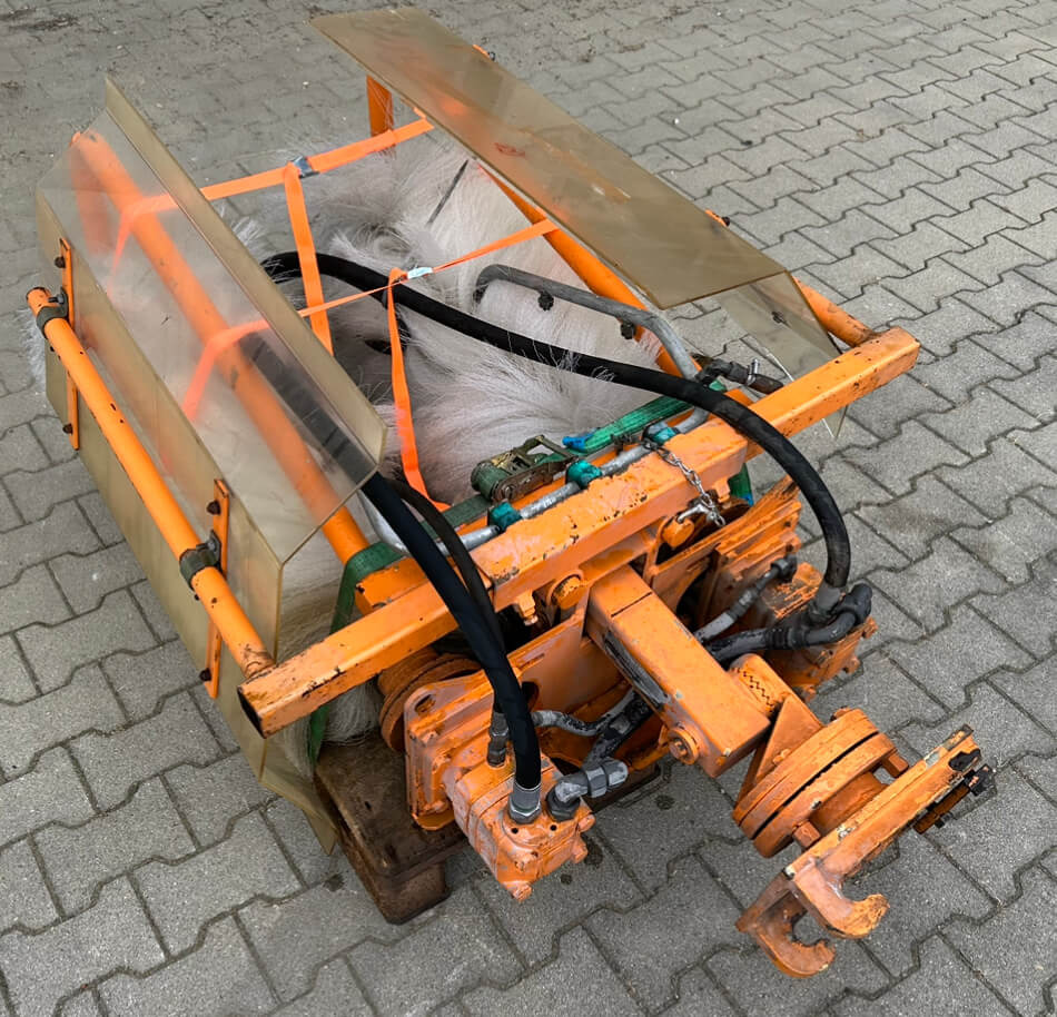 Unimog Doppelwaschbürste  Mulag DWB - Brosse: photos 1 Unimog Doppelwaschbürste  Mulag DWB - Brosse: photos 1