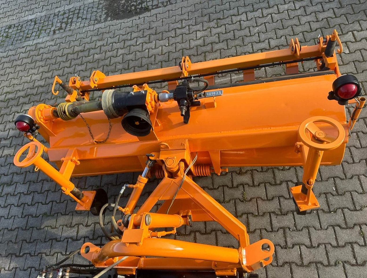 Unimog Frontanbaukehrbesen Schmidt VKS4.2 - Brosse: photos 5 Unimog Frontanbaukehrbesen Schmidt VKS4.2 - Brosse: photos 5