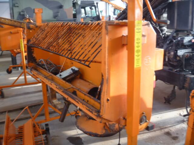 Unimog Salzstreuer Gmeiner 90WA - Epandeur de sable: photos 3 Unimog Salzstreuer Gmeiner 90WA - Epandeur de sable: photos 3