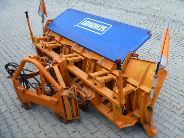 Unimog Schneepflug - Schneeschild Schmidt MF 3.3 - Lame à neige: photos 4 Unimog Schneepflug - Schneeschild Schmidt MF 3.3 - Lame à neige: photos 4