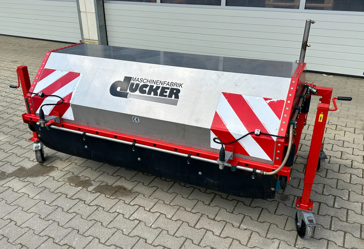 Unimog Tunnelwaschbürste Dücker TWA21 - Brosse: photos 3 Unimog Tunnelwaschbürste Dücker TWA21 - Brosse: photos 3