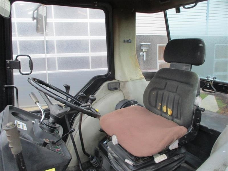 Case IH 845 XLA - Tracteur agricole: photos 5 Case IH 845 XLA - Tracteur agricole: photos 5